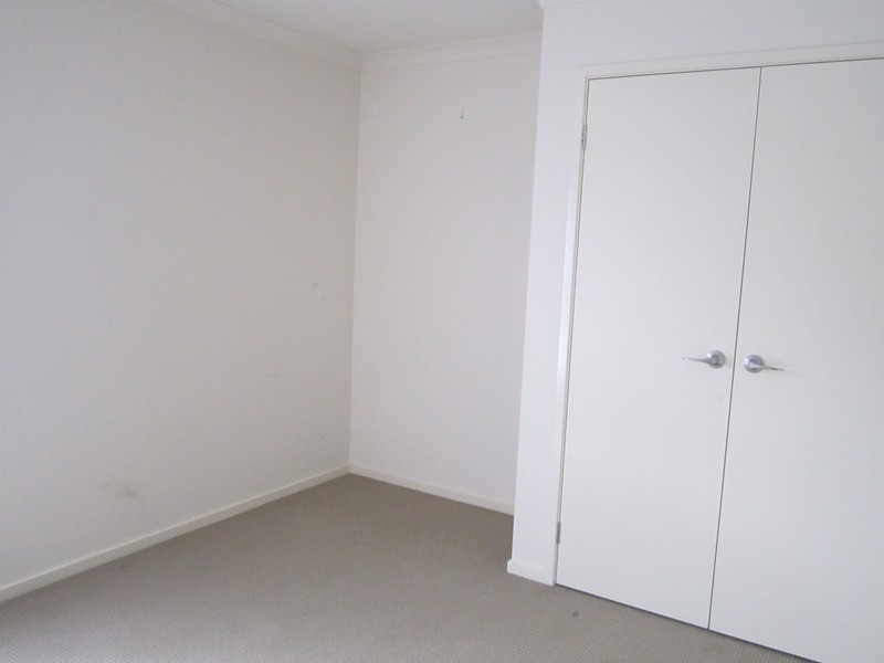 6 Waterloo Road, Cranbourne East VIC 3977