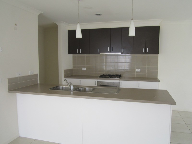 6 Waterloo Road, Cranbourne East VIC 3977