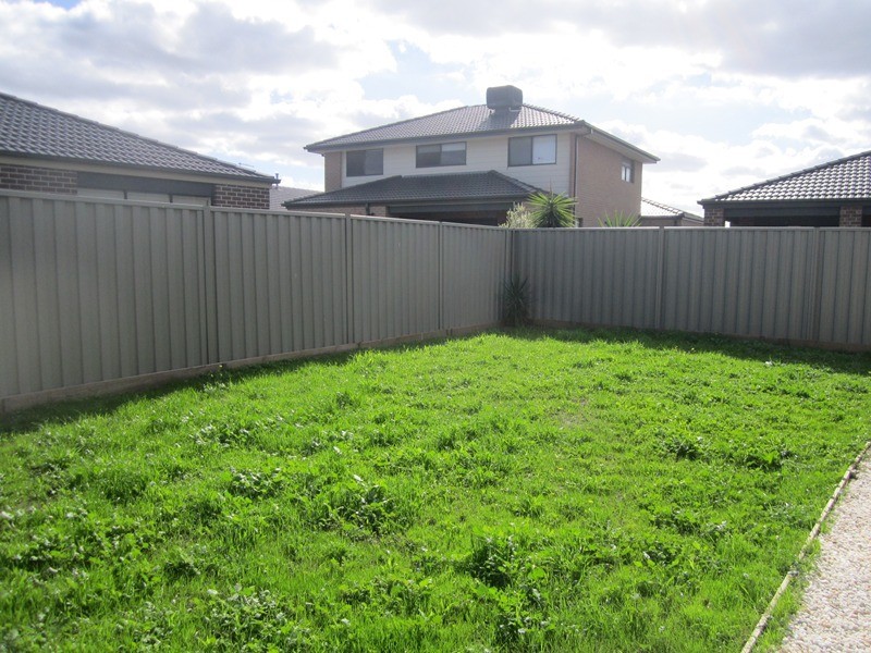 6 Waterloo Road, Cranbourne East VIC 3977