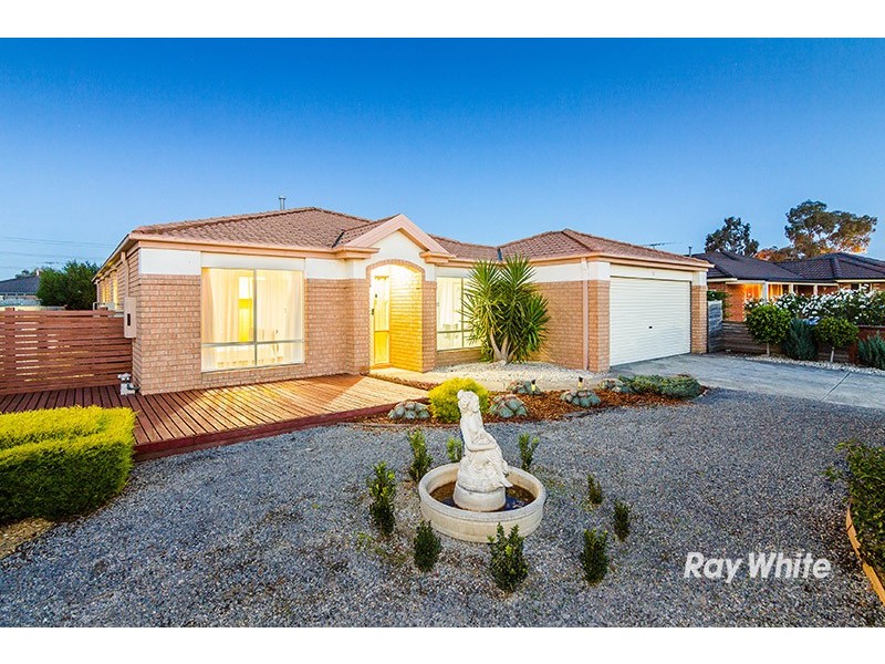 13 Middleham Close, Cranbourne West VIC 3977