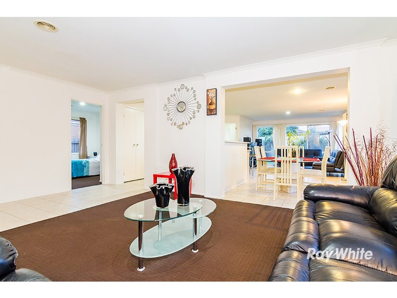 13 Middleham Close, Cranbourne West VIC 3977