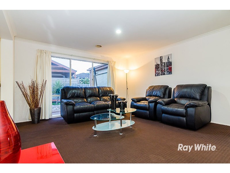 13 Middleham Close, Cranbourne West VIC 3977
