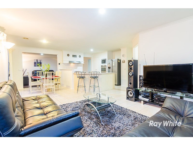 13 Middleham Close, Cranbourne West VIC 3977