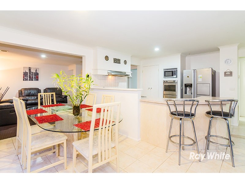 13 Middleham Close, Cranbourne West VIC 3977