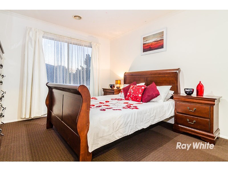 13 Middleham Close, Cranbourne West VIC 3977