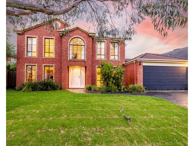 4 Darcy Niland Crescent, Lynbrook VIC 3975