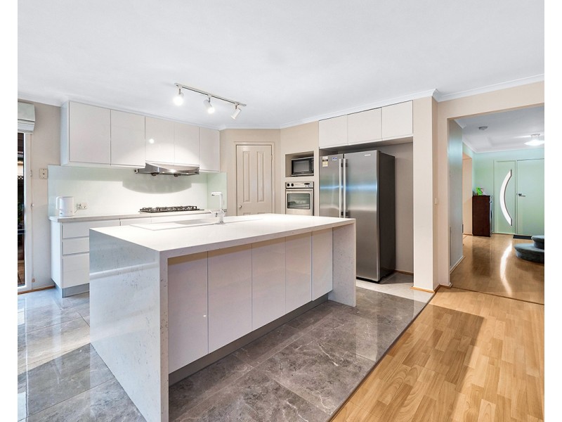 4 Darcy Niland Crescent, Lynbrook VIC 3975