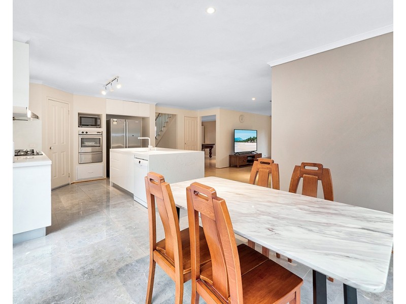 4 Darcy Niland Crescent, Lynbrook VIC 3975