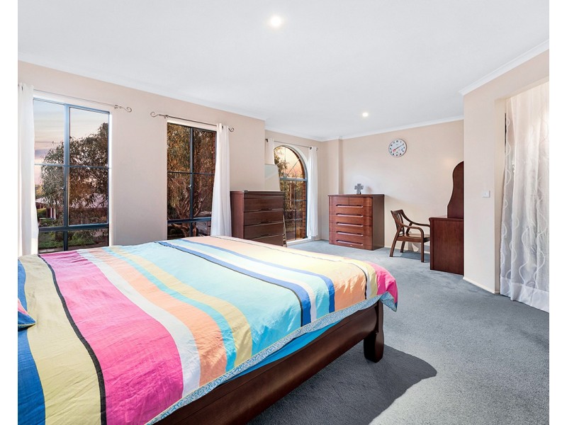 4 Darcy Niland Crescent, Lynbrook VIC 3975