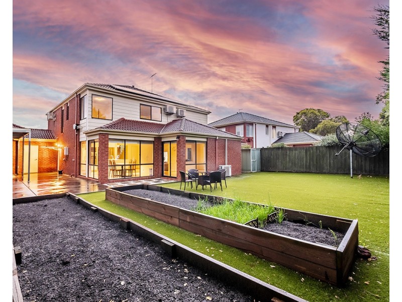 4 Darcy Niland Crescent, Lynbrook VIC 3975