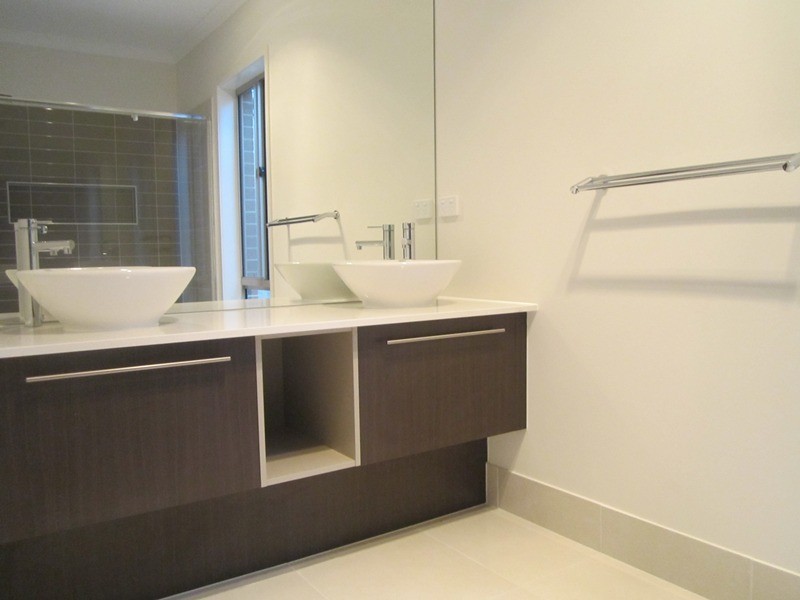 17 Connewara Crescent, Clyde North VIC 3978