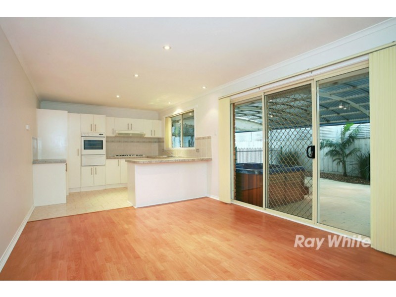 12 Alamanda Way, Cranbourne North VIC 3977