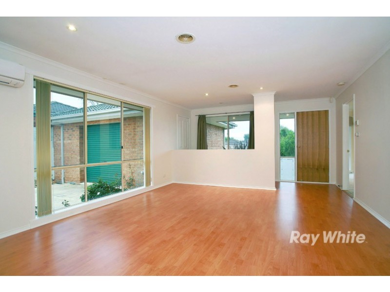 12 Alamanda Way, Cranbourne North VIC 3977