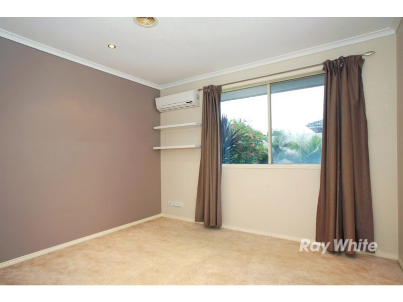 12 Alamanda Way, Cranbourne North VIC 3977