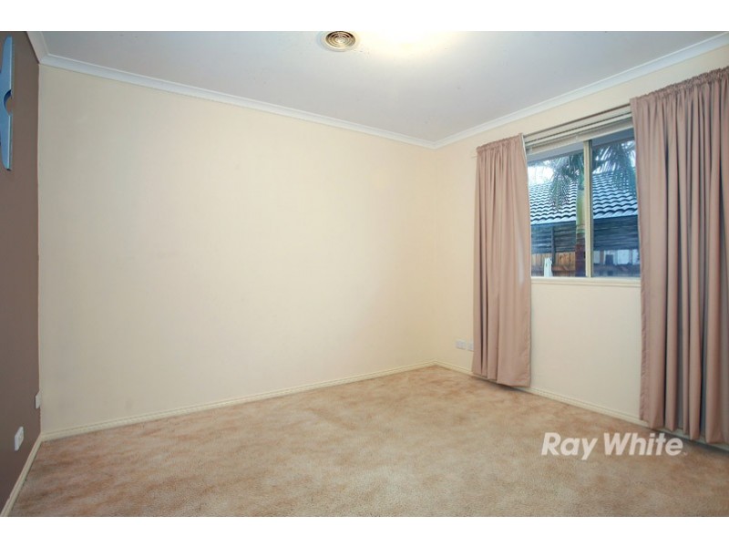 12 Alamanda Way, Cranbourne North VIC 3977