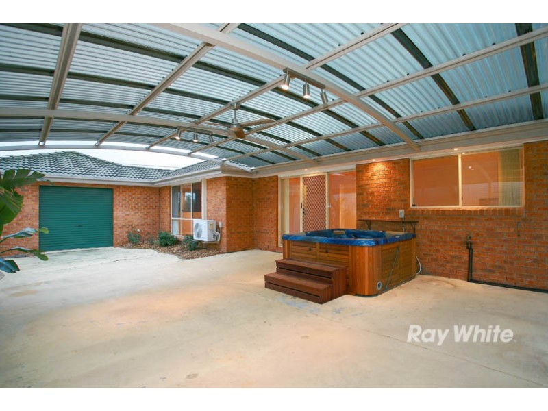 12 Alamanda Way, Cranbourne North VIC 3977