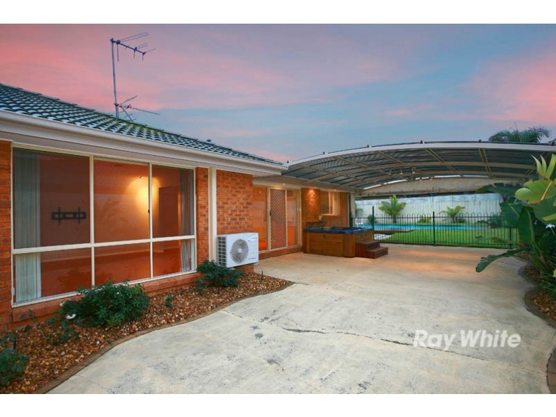 12 Alamanda Way, Cranbourne North VIC 3977