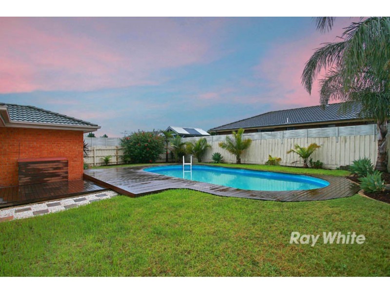12 Alamanda Way, Cranbourne North VIC 3977