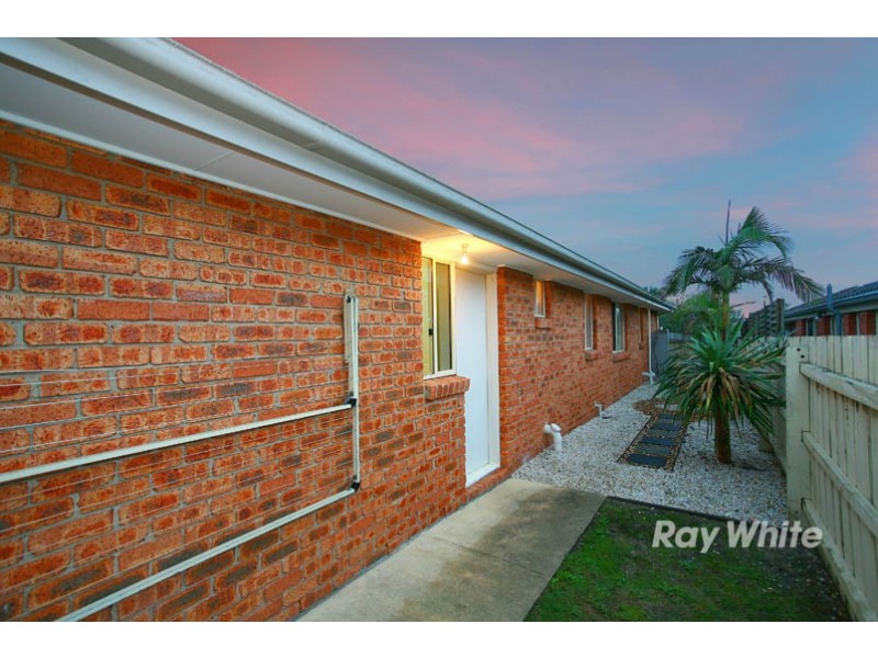 12 Alamanda Way, Cranbourne North VIC 3977