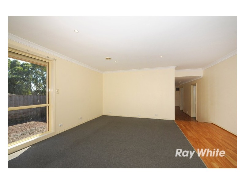 108 Earlsfield Drive, Berwick VIC 3806