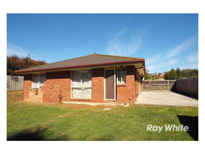 108 Earlsfield Drive, Berwick VIC 3806