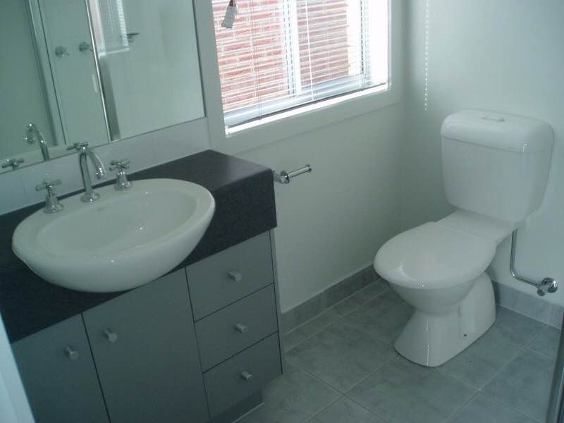 8 Cherry Blossom Chase, Pakenham VIC 3810