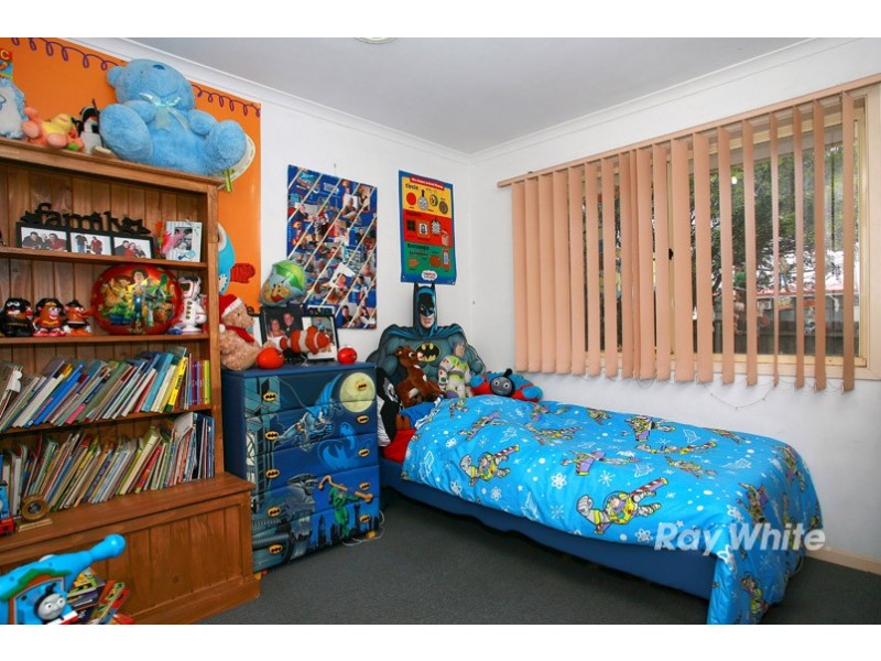 9 Scarborough Avenue, Cranbourne West VIC 3977