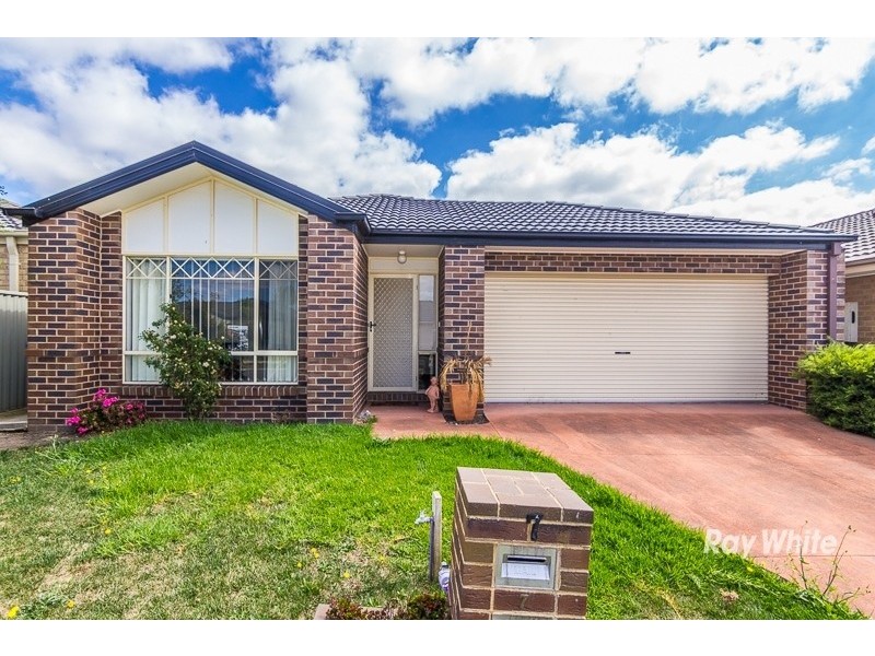7 Reynard Place, Cranbourne East VIC 3977