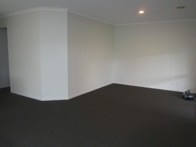 7 Seacombe Place, Cranbourne VIC 3977