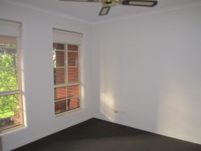 7 Seacombe Place, Cranbourne VIC 3977