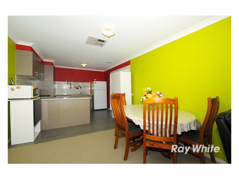 1/22 Maureen Close, Cranbourne West VIC 3977