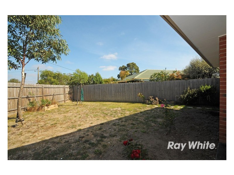 1/22 Maureen Close, Cranbourne West VIC 3977