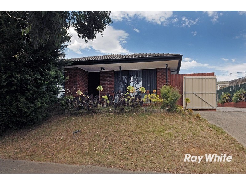 4 Raffindale Crescent, Cranbourne West VIC 3977