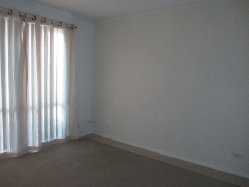 4 Raffindale Crescent, Cranbourne West VIC 3977