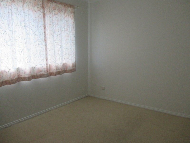 4 Raffindale Crescent, Cranbourne West VIC 3977