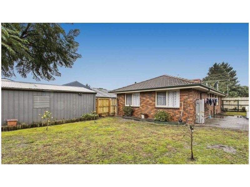 13 Bourke Road, Cranbourne VIC 3977