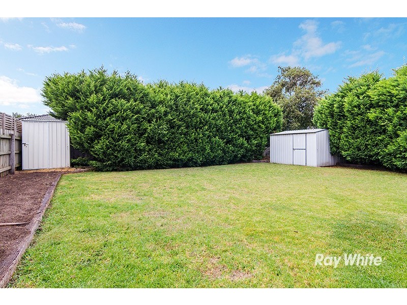 47 Hamilton Drive, Cranbourne North VIC 3977