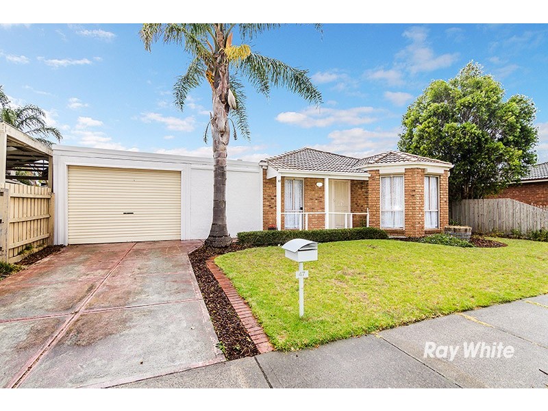 47 Hamilton Drive, Cranbourne North VIC 3977