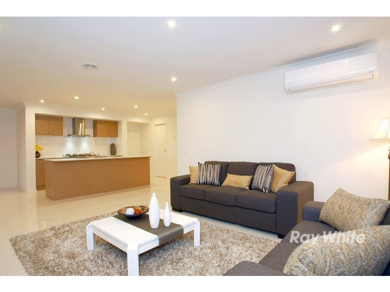 24 Sassafras Place, Cranbourne North VIC 3977