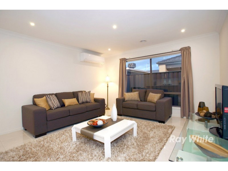 24 Sassafras Place, Cranbourne North VIC 3977