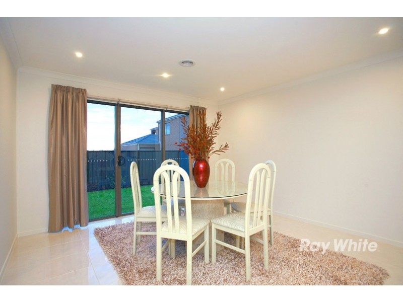 24 Sassafras Place, Cranbourne North VIC 3977