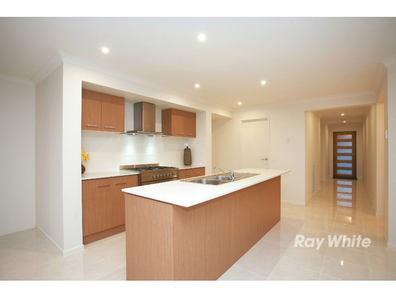 24 Sassafras Place, Cranbourne North VIC 3977