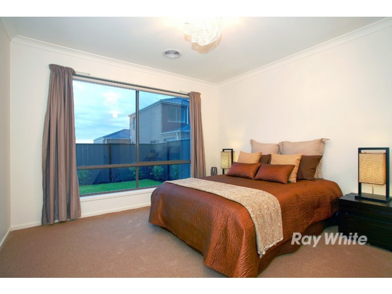 24 Sassafras Place, Cranbourne North VIC 3977