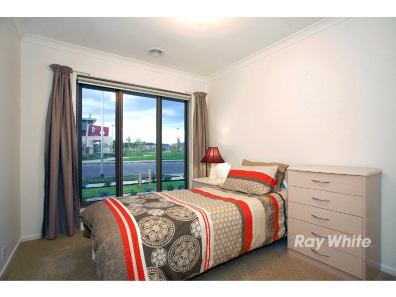 24 Sassafras Place, Cranbourne North VIC 3977