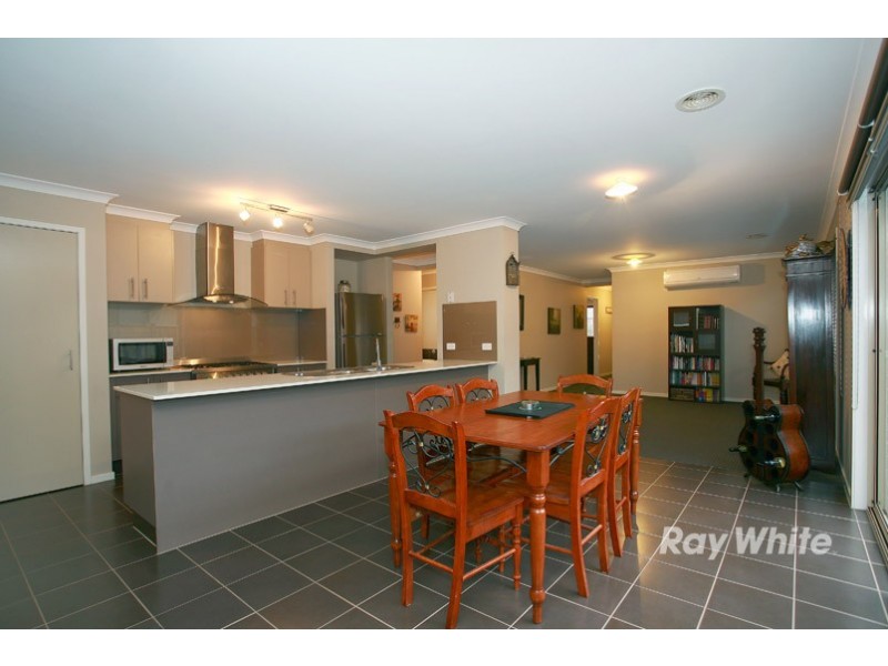 2 Watt Place, Lyndhurst VIC 3975