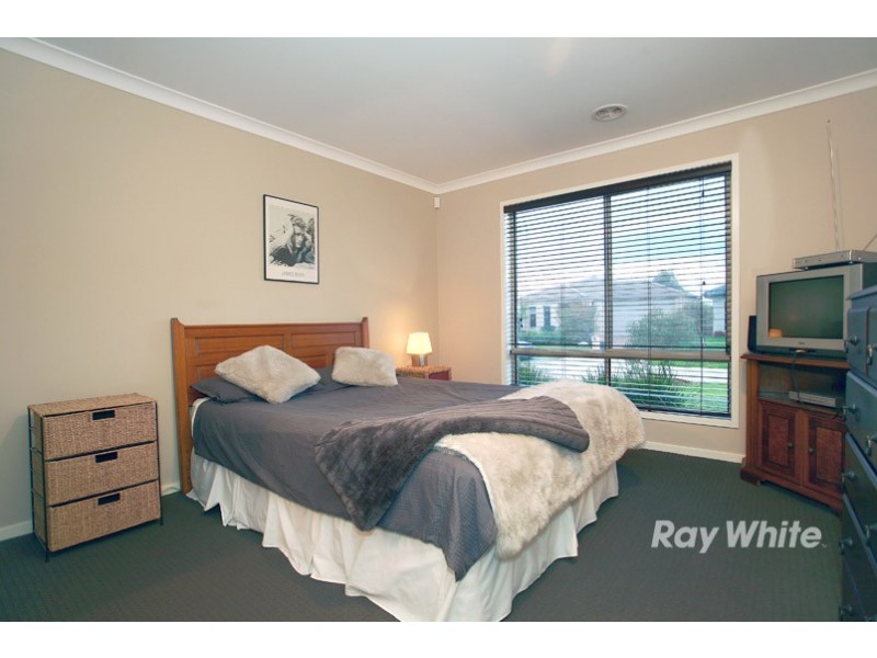 2 Watt Place, Lyndhurst VIC 3975