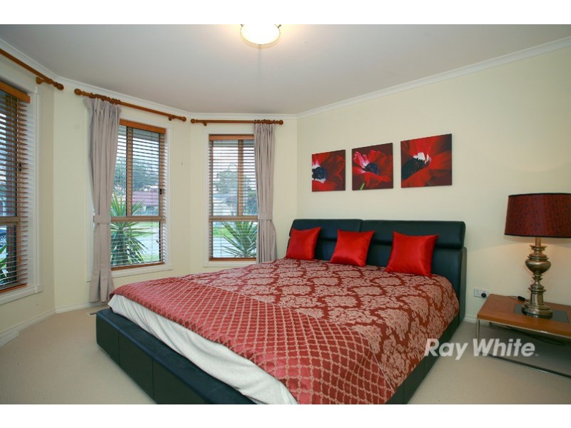 13 Red Oak Terrace, Lyndhurst VIC 3975