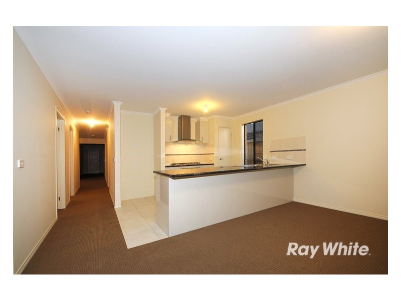 20 Valencia Circuit, Cranbourne VIC 3977