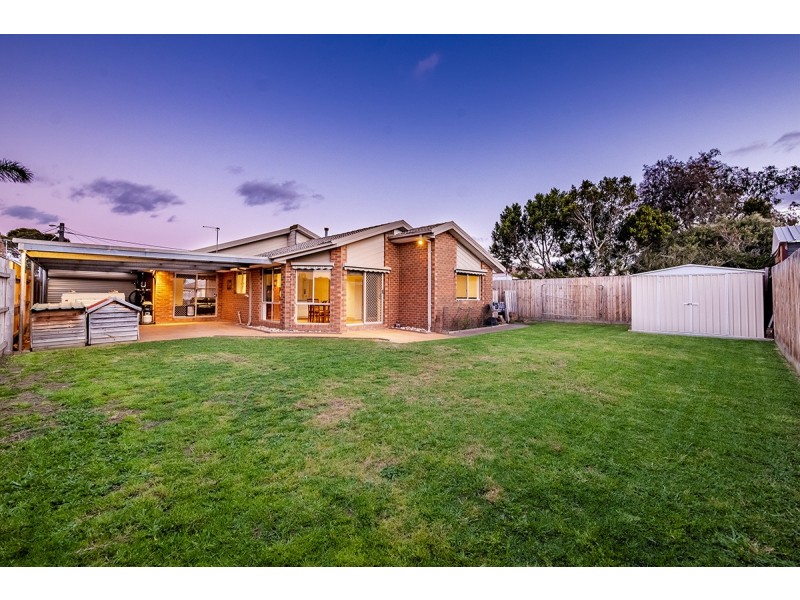 7 Willora Crescent, Cranbourne West VIC 3977