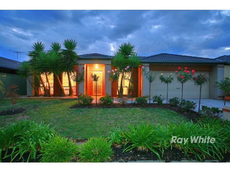29 Scotsdale Drive, Cranbourne East VIC 3977